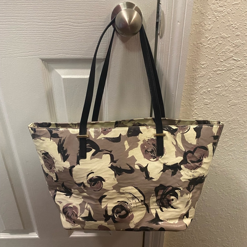 Black and white flower Kate Spade tote bag